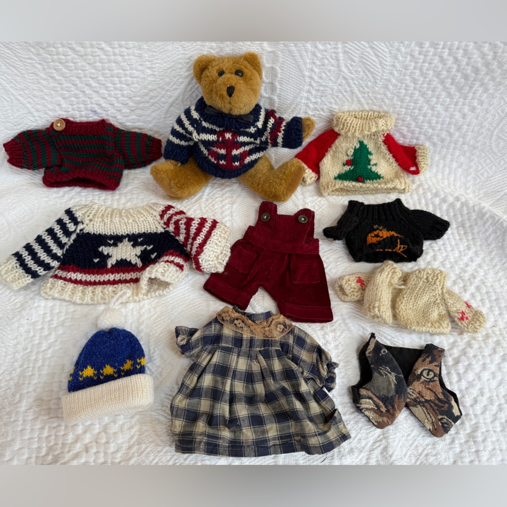 Boyd’s Bear With Clothing Lot